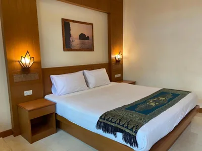 수영장 전망 더블룸 — Baan Sudarat Hotel